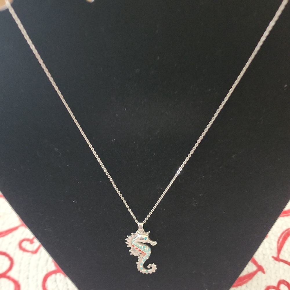 Elegant Seahorse Pendant Necklace – Silver Tone | Sparkling Crystals - Picture 4 of 4
